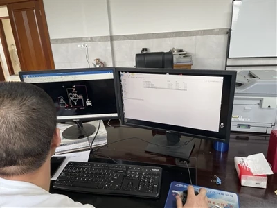Il nostro designer sta lavorando sui disegni